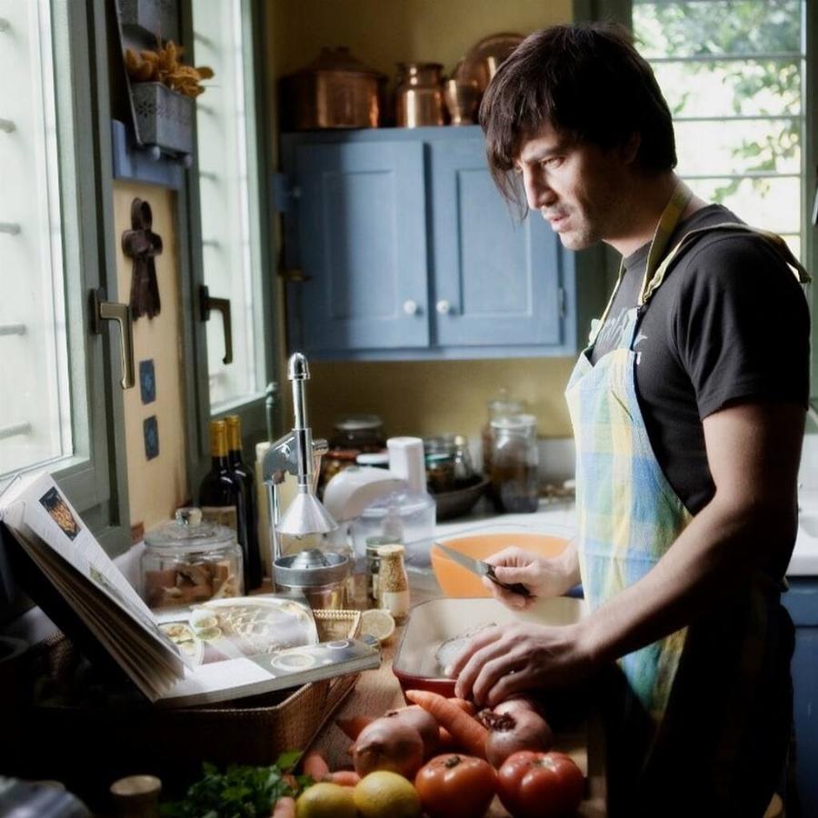 Σάκης Ρουβάς: Η δουλειά ως οικοδόμος, ο χωρισμός των γονιών του, ο έρωτας με τη Ζυγούλη και ο θάνατος που τον τσάκισε