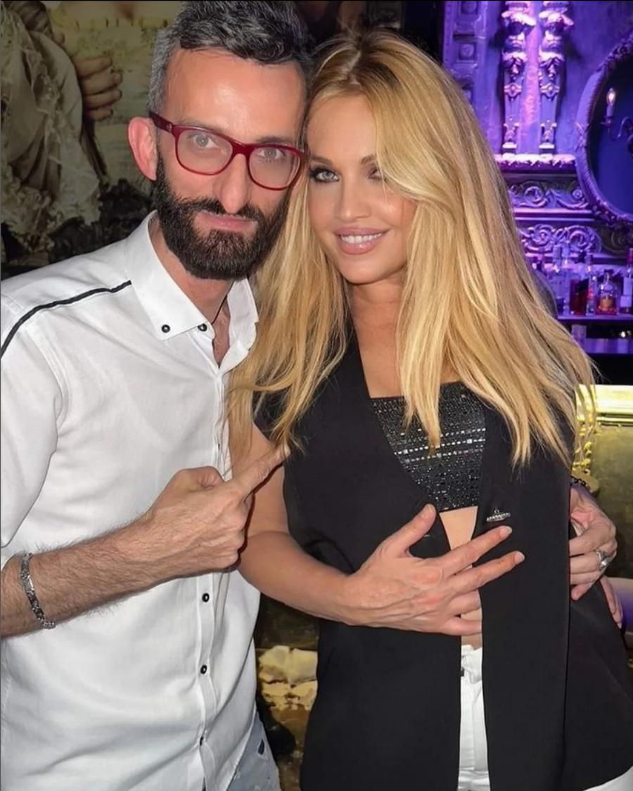 Μεγαλώσαμε μαζί της: Πως είναι σήμερα η τραγουδίστρια Σαμπρίνα – Μεγάλη αλλαγή στην εμφάνιση της