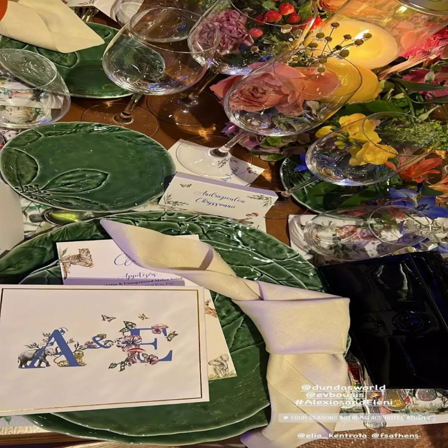 Βάφτισαν τα παιδιά τους με νονά την Ευγενία Νιάρχου ο Ευάγγελος Μπούσης και ο Πίτερ Ντούντας