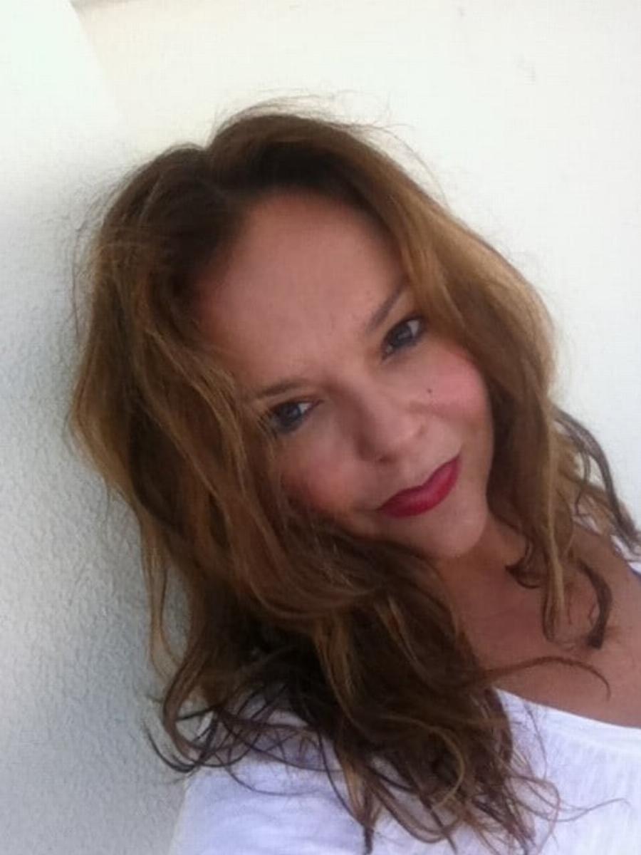 Ούτε ο Κάκαλος δεν θα την αναγνώριζε: Που βρίσκεται και τι κάνει η τηλεοπτική σύντροφος του Μπέζου από της “Ελλάδος τα παιδιά”