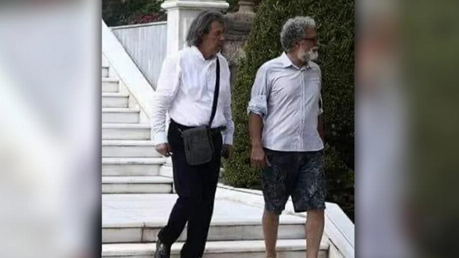 “Αυτό είναι ντροπή, ντροπή για την ημέρα”: Αντιδράσεις στα social media για τον άνδρα που πήγε στη δεξίωση της Προέδρου με βερμούδα και σαγιονάρες