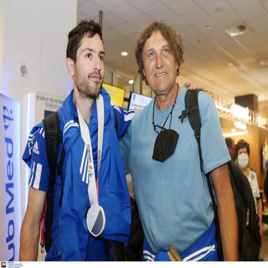 Τεράστια επιτυχία: Ο Μίλτος Τεντόγλου επέστρεψε από τις ΗΠΑ στην Ελλάδα με το παγκόσμιο μετάλλιο