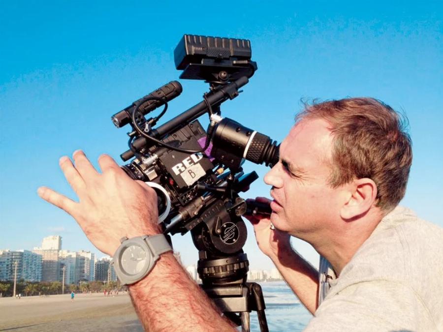 Ο Έλληνας γόης που έφυγε από τη ζωή στα 52: Η σχέση με την Τζένη Μπαλατσινού, η απώλεια που τον τσάκισε και το άδοξο τέλος του