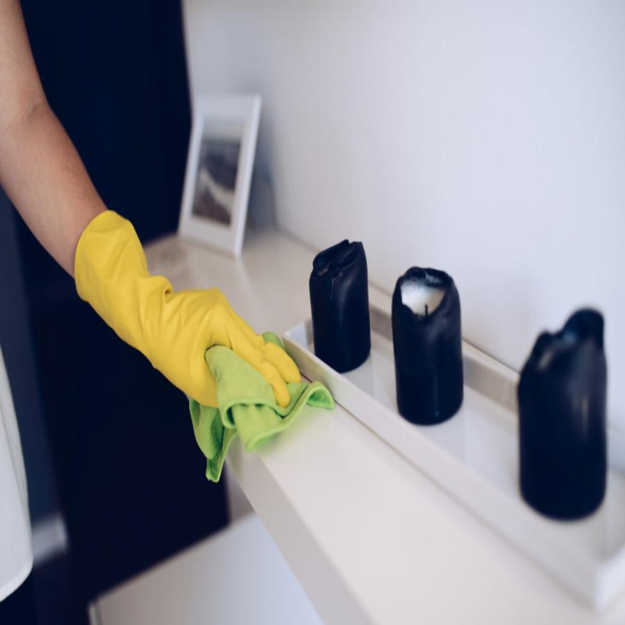 Πείτε αντίο στη σκόνη: Το ισχυρό σπιτικό καθαριστικό προϊόν με λεμόνι – Θα σας λύσει τα χέρια