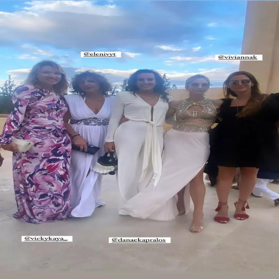 Βάφτισαν τα παιδιά τους με νονά την Ευγενία Νιάρχου ο Ευάγγελος Μπούσης και ο Πίτερ Ντούντας