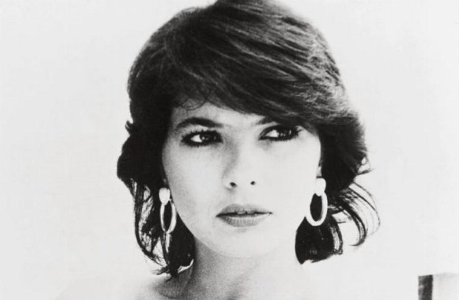 Οι «αστέρες της βιντεοκασέτας»: Που βρίσκονται σήμερα 28 αγαπημένοι πρωταγωνιστές της «χρυσής» εποχής του ’80