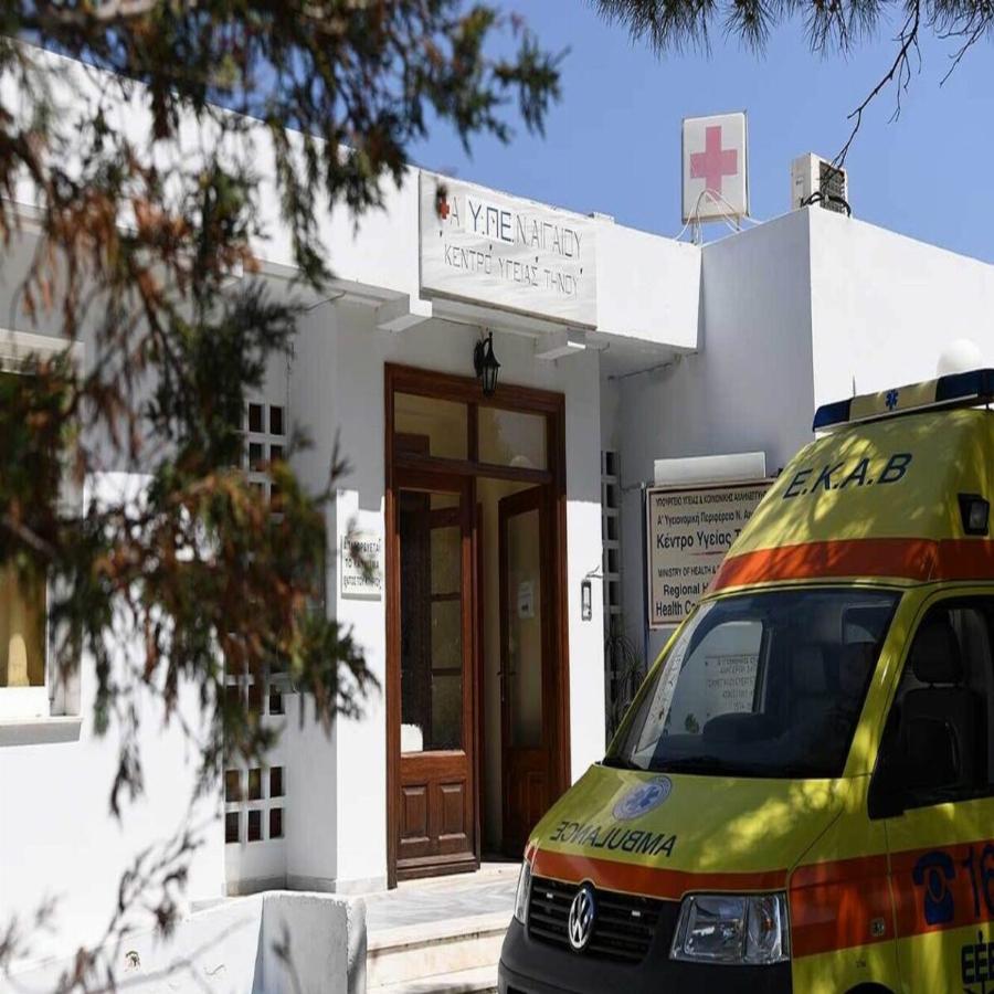 Τραγωδία στην Τήνο με 48χρονο: Κατέρρευσε μόλις μπήκε στο πλοίο για να φύγει