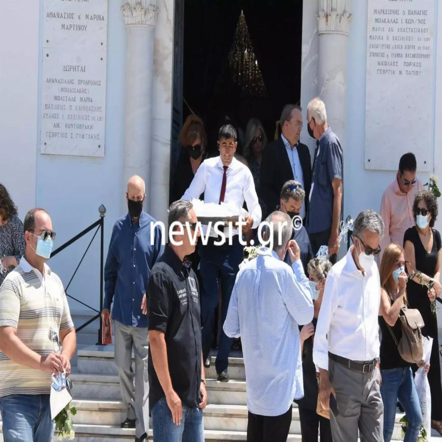 Βαρύ το κλίμα στο ετήσιο μνημόσυνο του Τόλη Βοσκόπουλου στο Α’ Νεκροταφείο Αθηνών