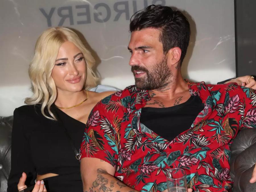 Ο Δημήτρης Αλεξάνδρου βάζει τέλος στις φήμες περί χωρισμού με την Τούνη, μέσα από ένα σχόλιο