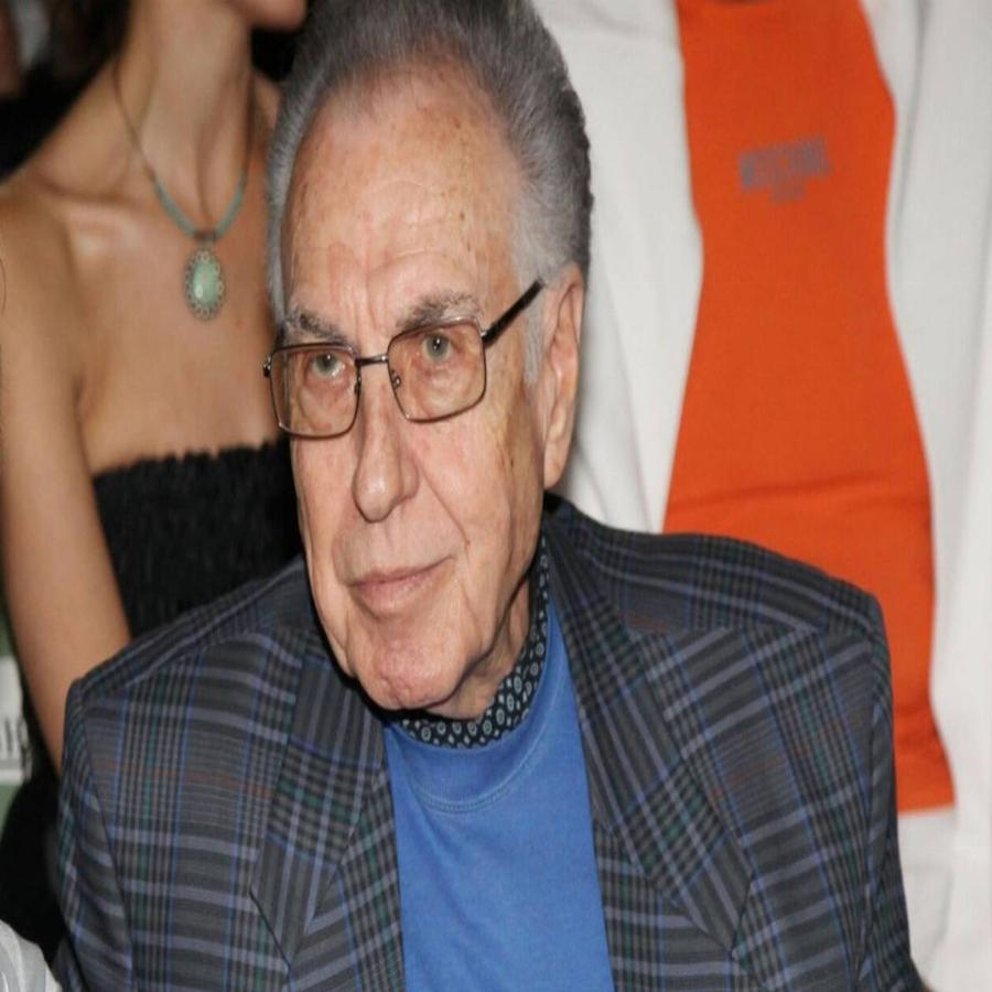 Τρύφων Καρατζάς: Τα δύσκολα παιδικά χρόνια, οι κακουχίες στην κατοχή, η σπουδαία καριέρα, ο λόγος που δεν παντρεύτηκε και ο θάνατος το 2019