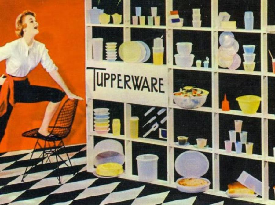 Από το μηδέν στην απόλυτη επιτυχία: Η θαυμαστή ιστορία του εφευρέτη του «τάπερ» – Ήταν πάμπτωχός και όταν έγινε πάμπλουτος τα παράτησε όλα