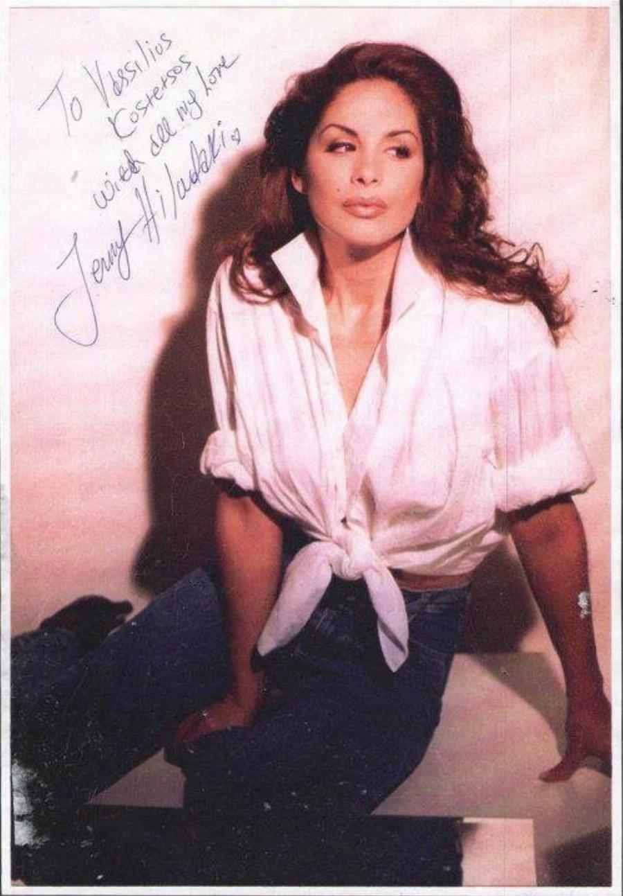 Τζένη Χειλουδάκη: Σπάνιες και αδημοσίευτες  φωτογραφίες πριν την αλλαγή φύλου – Ήταν αγοράκι στην αγκαλιά της μαμάς