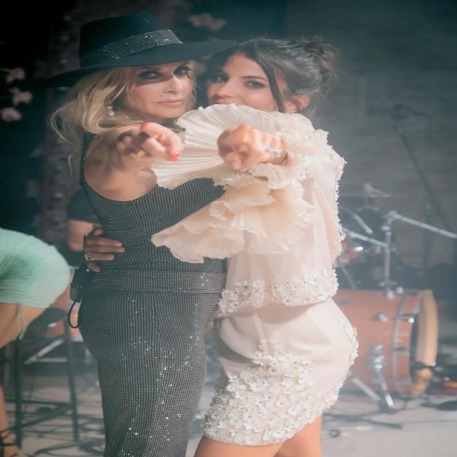 Η αγάπη χρόνια δεν κοιτά: Το επίσημο album φωτογραφιών από τη βάφτιση της δεύτερης κόρης του Γιάννης και της Δήμητρας Κούστα