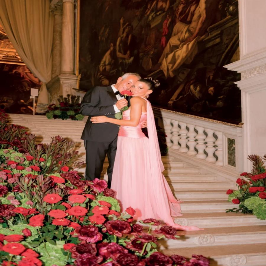 Η αγάπη χρόνια δεν κοιτά: Το επίσημο album φωτογραφιών από τη βάφτιση της δεύτερης κόρης του Γιάννης και της Δήμητρας Κούστα