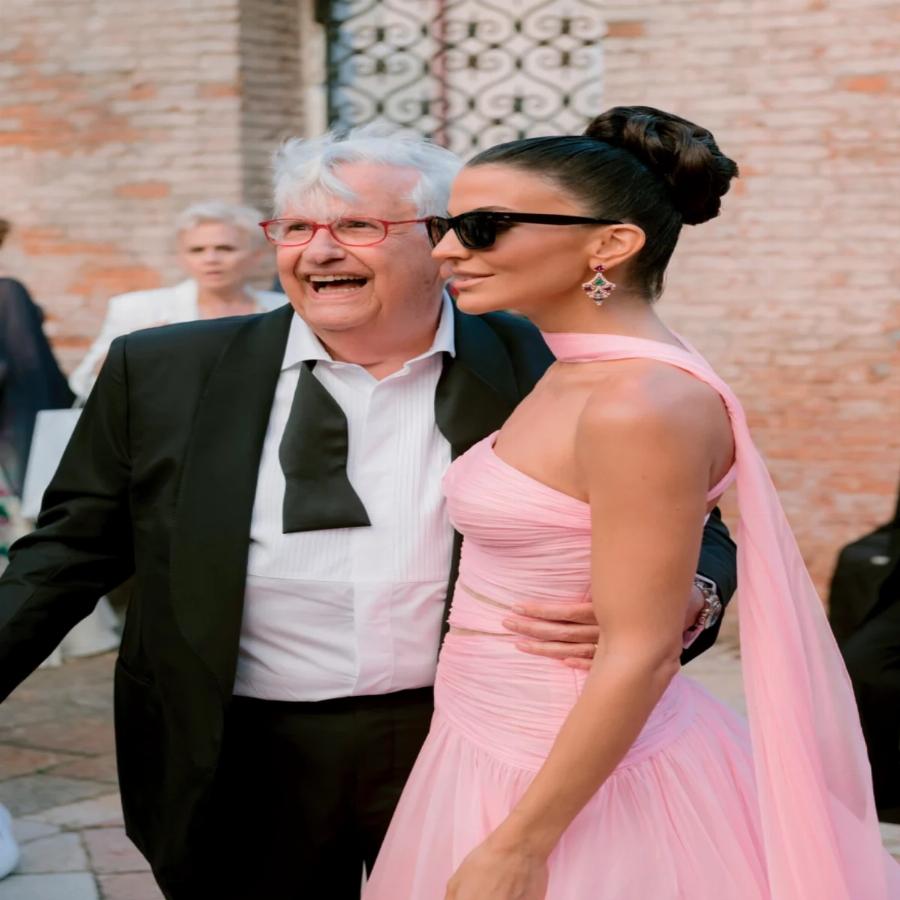 Η αγάπη χρόνια δεν κοιτά: Το επίσημο album φωτογραφιών από τη βάφτιση της δεύτερης κόρης του Γιάννης και της Δήμητρας Κούστα