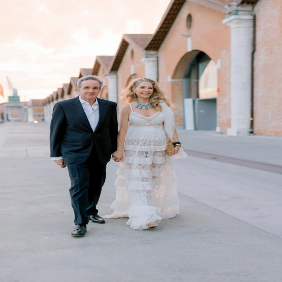 Η αγάπη χρόνια δεν κοιτά: Το επίσημο album φωτογραφιών από τη βάφτιση της δεύτερης κόρης του Γιάννης και της Δήμητρας Κούστα