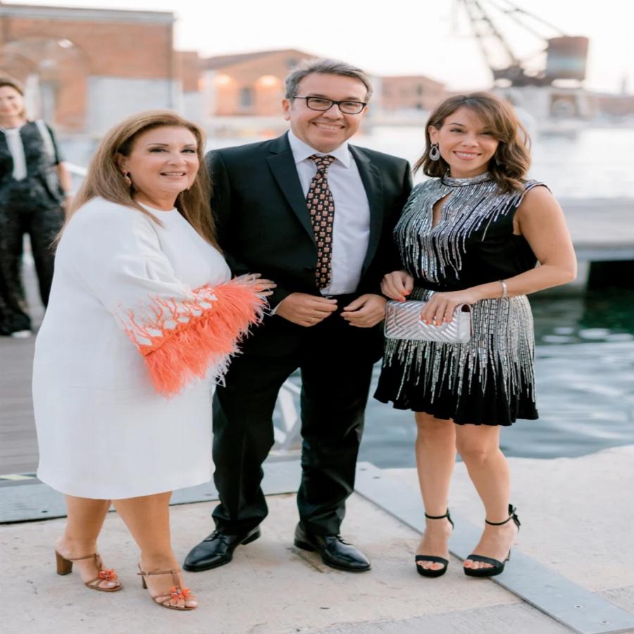 Η αγάπη χρόνια δεν κοιτά: Το επίσημο album φωτογραφιών από τη βάφτιση της δεύτερης κόρης του Γιάννης και της Δήμητρας Κούστα