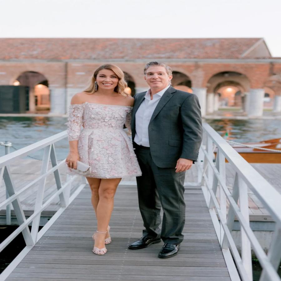 Η αγάπη χρόνια δεν κοιτά: Το επίσημο album φωτογραφιών από τη βάφτιση της δεύτερης κόρης του Γιάννης και της Δήμητρας Κούστα