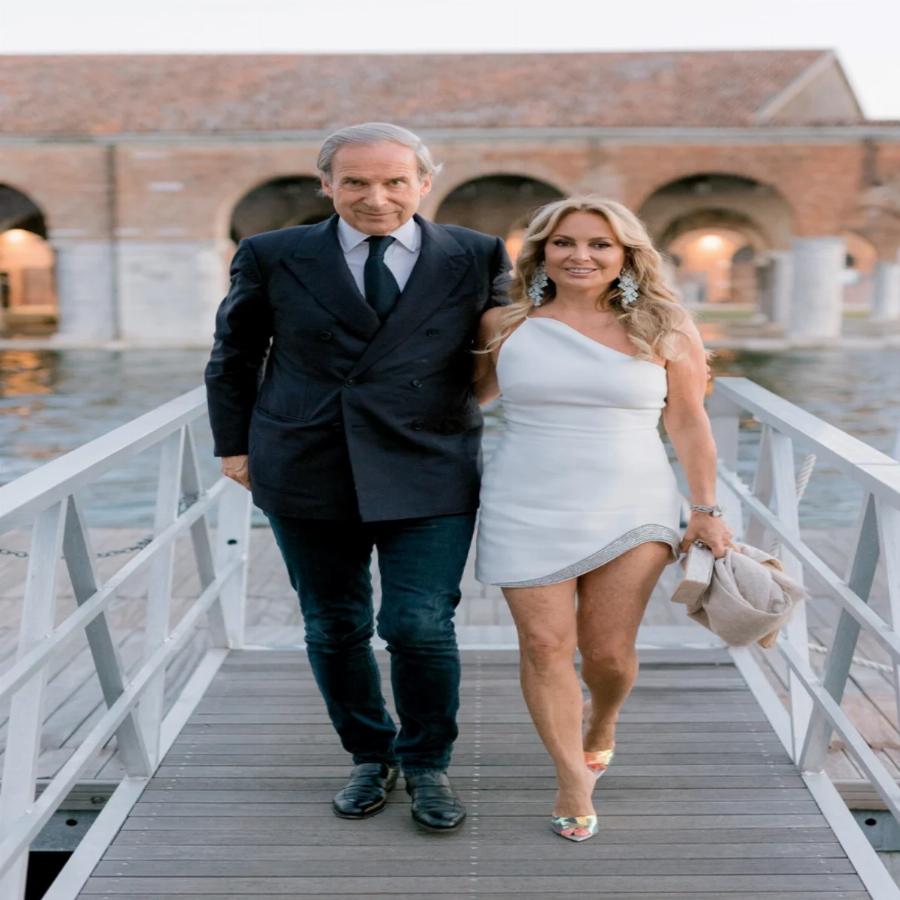 Η αγάπη χρόνια δεν κοιτά: Το επίσημο album φωτογραφιών από τη βάφτιση της δεύτερης κόρης του Γιάννης και της Δήμητρας Κούστα