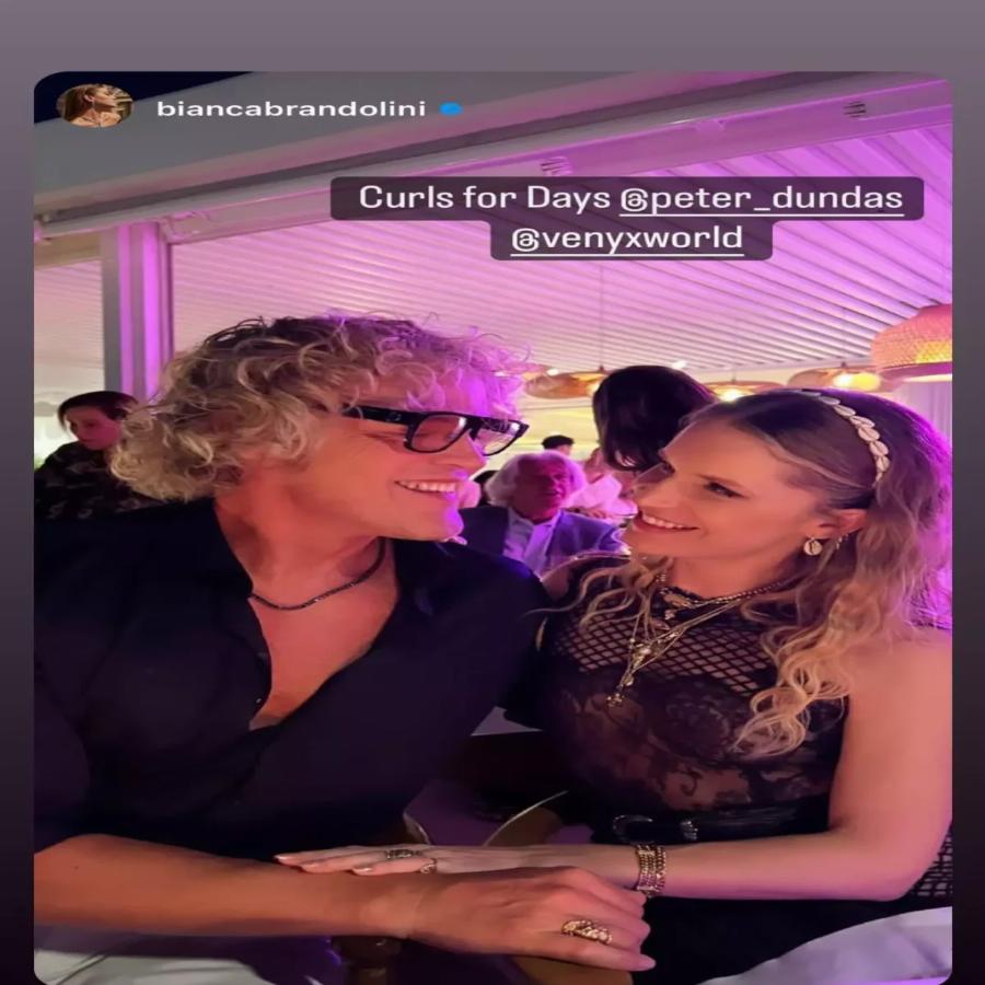 Βάφτισαν τα παιδιά τους με νονά την Ευγενία Νιάρχου ο Ευάγγελος Μπούσης και ο Πίτερ Ντούντας