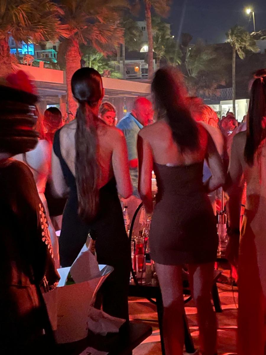 Ξημέρωσε και ο Βέρτης ακόμη τραγουδούσε: Ο χαμός από τους Ισραηλινούς στη Μύκονο και το εξωφρενικό ποσό των €700.000 στις εισπράξεις