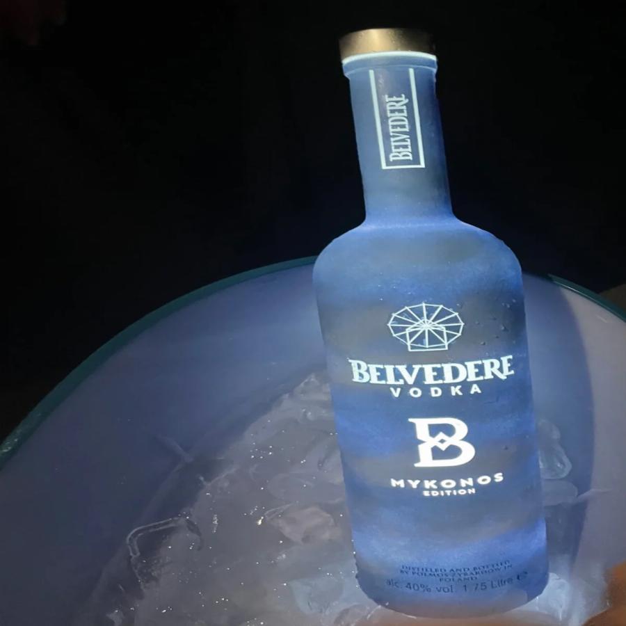 O Νίκος Βέρτης τρέλανε την Μύκονο μέχρι τα ξημερώματα: Στα 700.000 ευρώ έφτασαν οι εισπράξεις σε μια νύχτα