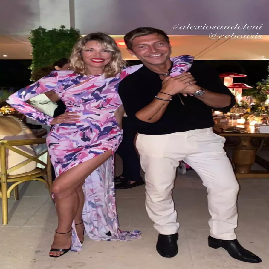 Βάφτισαν τα παιδιά τους με νονά την Ευγενία Νιάρχου ο Ευάγγελος Μπούσης και ο Πίτερ Ντούντας