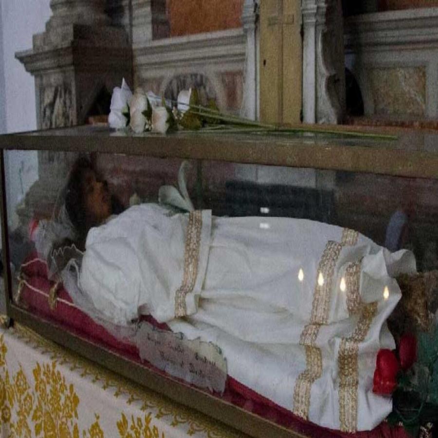 Το άφθαρτο λείψανό της Αγίας Χριστίνας που φυλάσσεται στη Βενετία