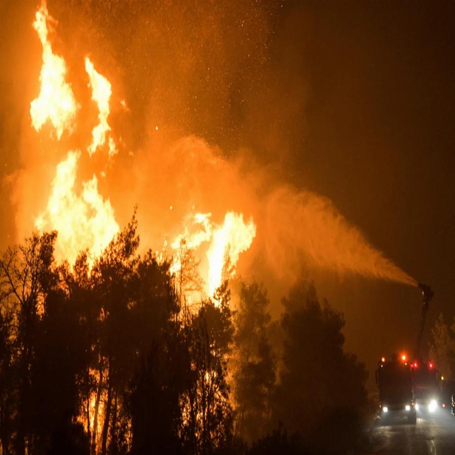 Σάλος για τα ελληνικά κανάλια: Καίγεται η Ελλάδα και δεν μεταδίδουν τίποτα, δεiχvouv Survivor, Σασμό ή Άγριες Μέλισσες