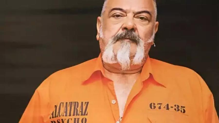 Στηβ Ντούζος: Άφησε ιστορία στις ελληνικές βιντεοκασέτες, φυλακίστηκε άδικα και τα σοβαρά προβλήματα υγείας