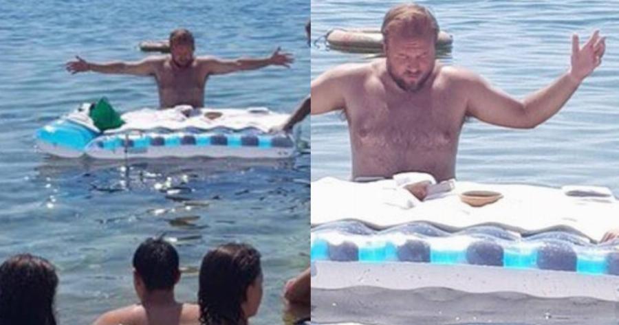 Πρωτόγνωρο περιστατικό με 36χρονο ιερέα στην Ιταλία: Πέταξε τα ράσα και λειτούργησε με μαγιό μέσα στη θάλασσα