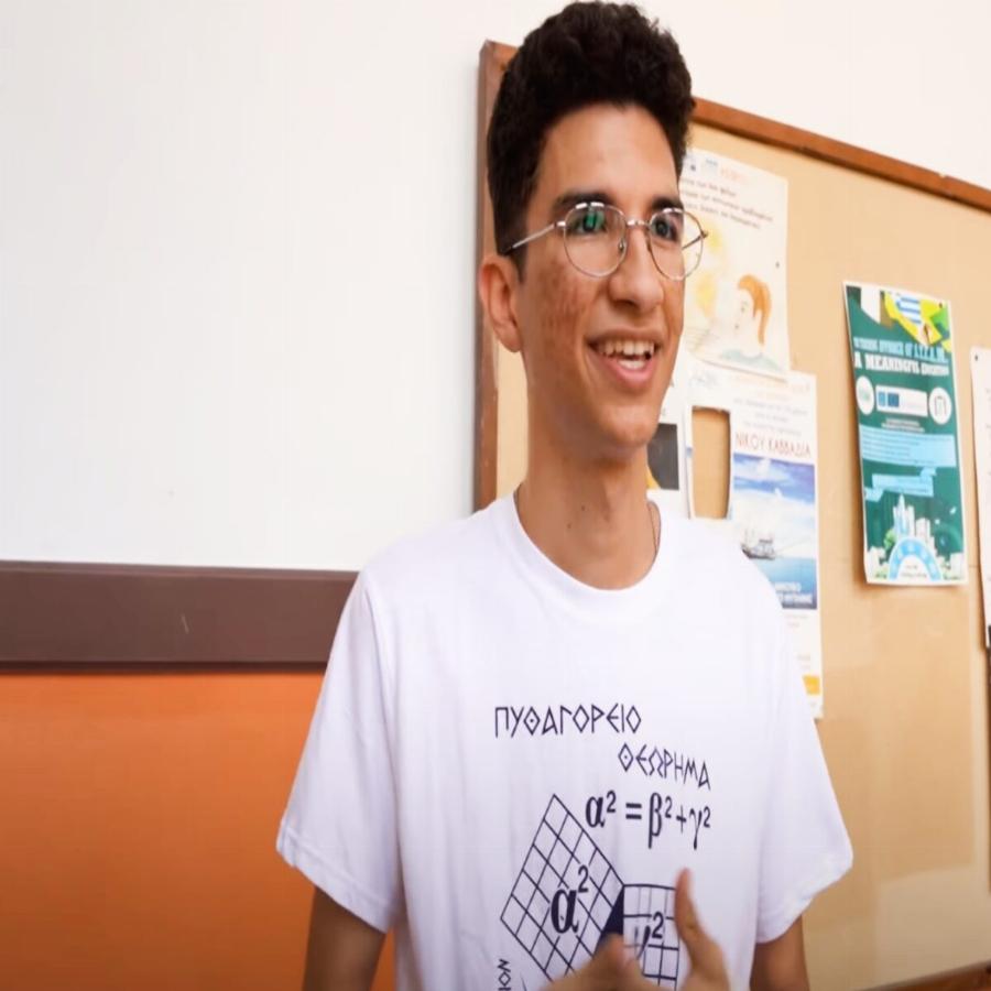 Χίλια μπράβο: Νεαρός πρόσφυγας από το Ιράν αρίστευσε και πέρασε στη σχολή Ηλεκτρολόγων Μηχανικών του ΕΜΠ