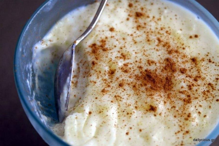 Θα γλείφετε τα δάχτυλά σας: Η απίθανη συνταγή για ρυζόγαλο της γιαγιάς