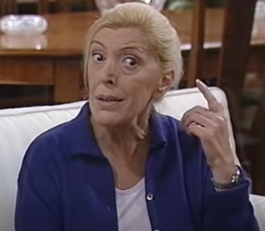 Ντίνα Κώνστα: Ο προφητικός και τελευταίος ρόλος της όπου υποδυόταν μια ηλικιωμένη μητέρα με άνοια