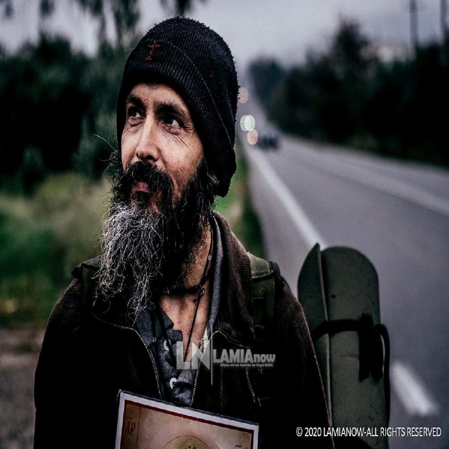 “Βατραχάνθρωπος” του ελληνικού στρατού περπάτησε από την Λαμία μέχρι το Άγιο Όρος κρατώντας την Παναγία