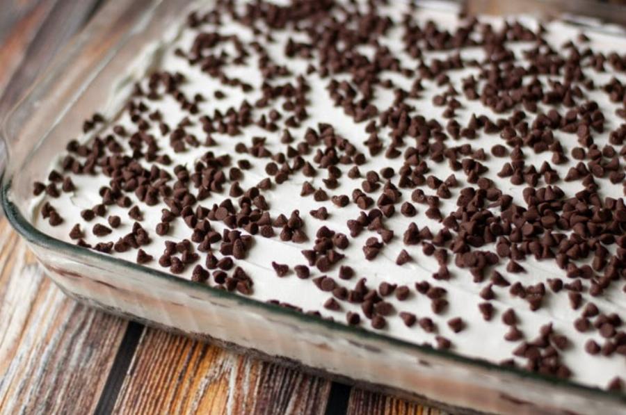 Για τους σοκολατοφάγους: Η απόλυτη συνταγή για σοκολατένιο μπισκοτογλυκό που θα σας ξετρελάνει – Χωρίς κόπο και έτοιμο στο πιτς φιτίλι