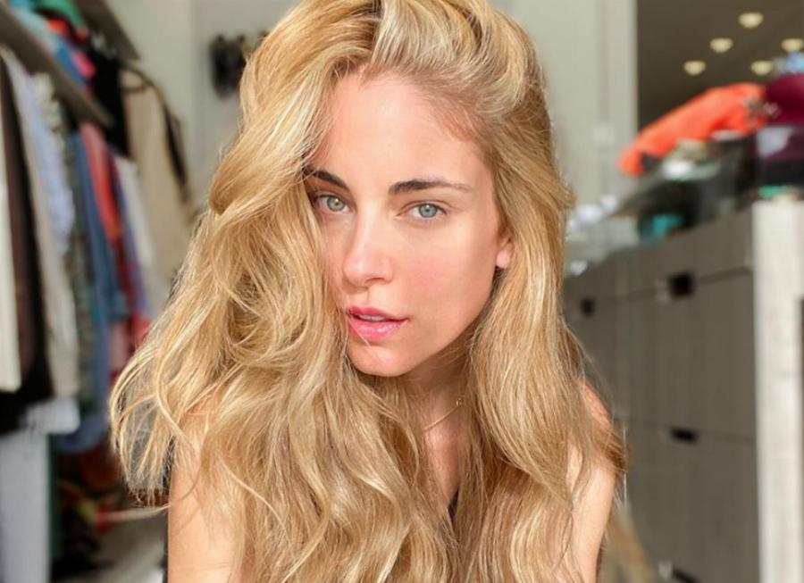 Μελαχρινή και πριν τις πλαστικές: Διέρρευσαν φωτογραφίες μιας άλλης Δούκισσας Νομικού – 15 χρόνια πριν