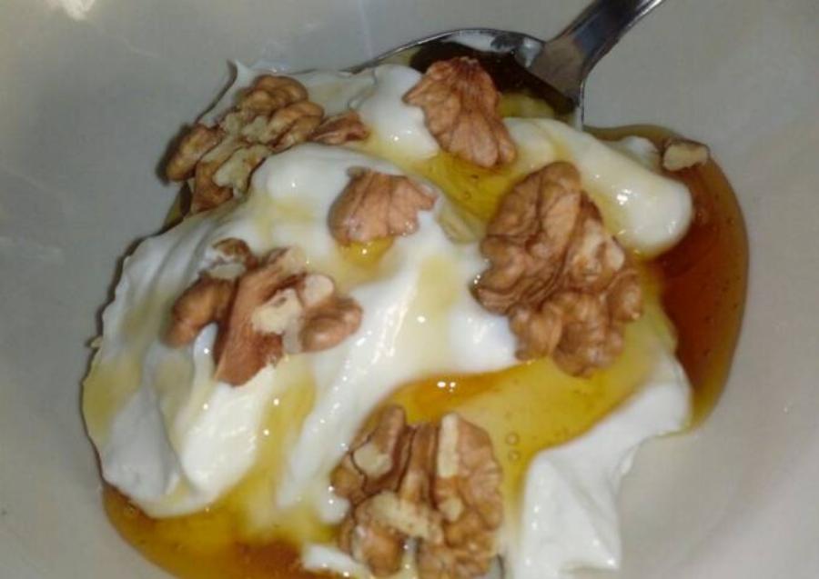 Η δίαιτα με μέλι και γιαούρτι για απώλεια βάρους και αποτοξίνωση του οργανισμού