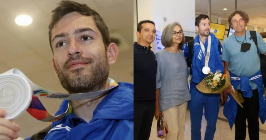 Τεράστια επιτυχία: Ο Μίλτος Τεντόγλου επέστρεψε από τις ΗΠΑ στην Ελλάδα με το παγκόσμιο μετάλλιο