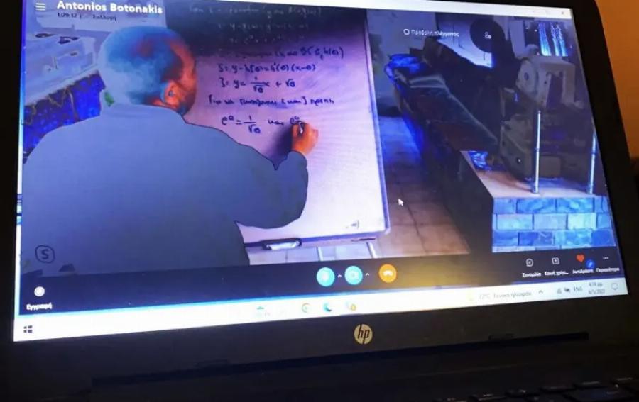 Μαθήτρια από την Άνδρο αρίστευσε με εξ αποστάσεως μαθήματα στις Πανελλήνιες 2022