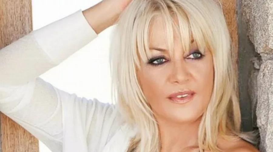 Ρούλα Κορομηλά: Οι 10 εξωσωματικές, οι προσπάθειες για υιοθεσία, η κατάθλιψη, η περιπέτεια της υγείας της και το αυτοάνοσο νόσημα