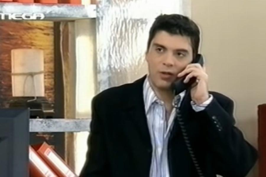 Με λευκές τούφες στα μαλλιά και άκρως γοητευτικός: Η μεγάλη αλλαγή στην εμφάνιση του Τζέρυ από την σειρά Μαρία η Άσχημη