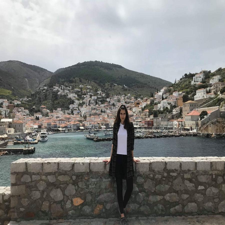 Ανείπωτος θρήνος στη Λάρισα: Αυτή είναι η 19χρονη δόκιμος του Πολεμικού Ναυτικού που πέθανε ξαφνικά