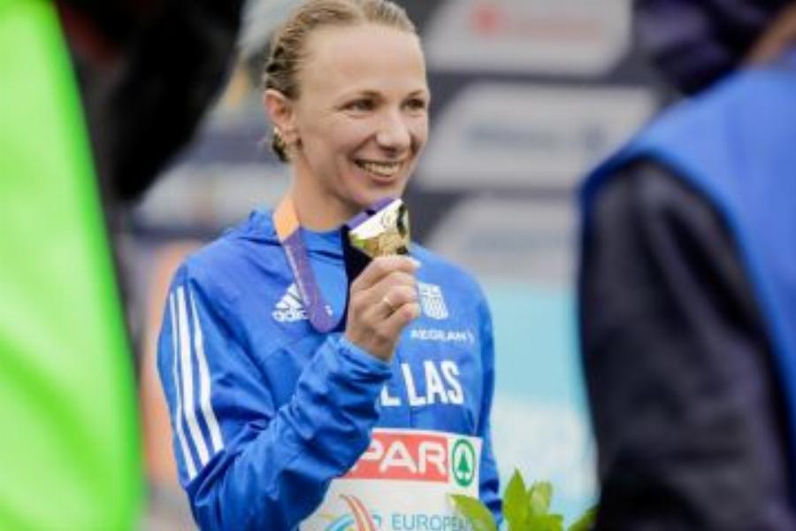 Αντιγόνη Ντρισμπιώτη στην κορυφή της Ευρώπης: Συγκινήθηκε στην απονομή του δεύτερου χρυσού μεταλλίου