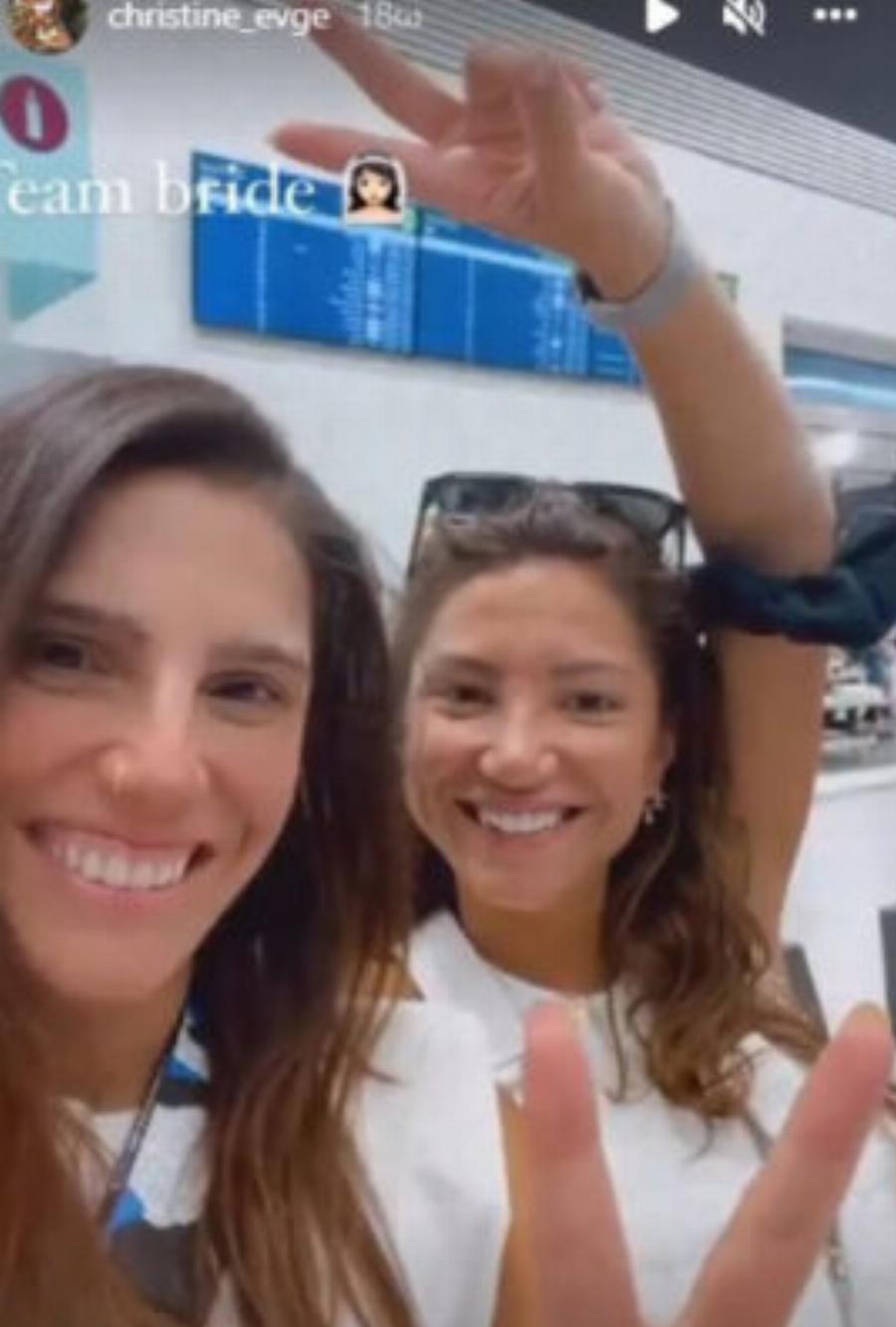 Τρικούβερτο γλέντι για την Πόπη Τσαπανίδου: Έγινε ο γάμος της Μαρίνας πάνω στην άμμο, με φόντο το απέραντο γαλάζιο