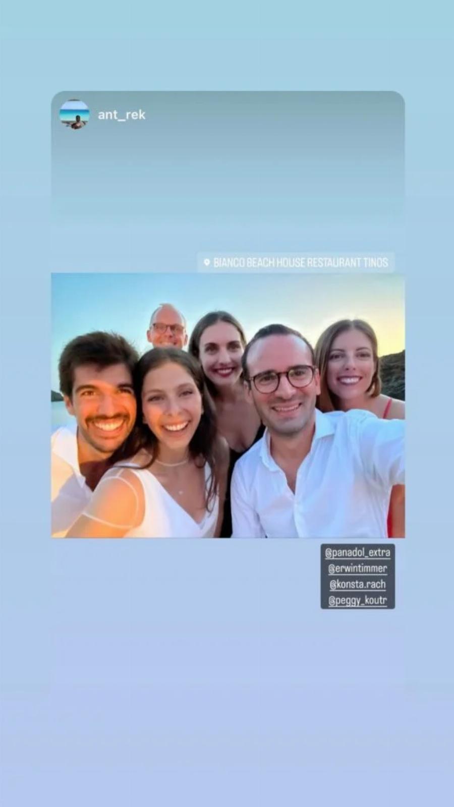 Τρικούβερτο γλέντι για την Πόπη Τσαπανίδου: Έγινε ο γάμος της Μαρίνας πάνω στην άμμο, με φόντο το απέραντο γαλάζιο