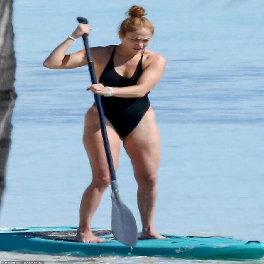 Και η Τζένιφερ Λόπεζ έχει κυτταρίτιδα: Οι αρετουσάριστες φωτογραφίες της λατίνας καλλονής που κόβουν την ανάσα