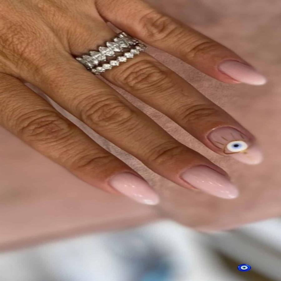 Οι νέες φωτογραφίες της Κωνσταντίνας Σπυροπούλου που αποκαλύπτουν την εγκυμοσύνη της και τα σχόλια που έπεσαν βροχή