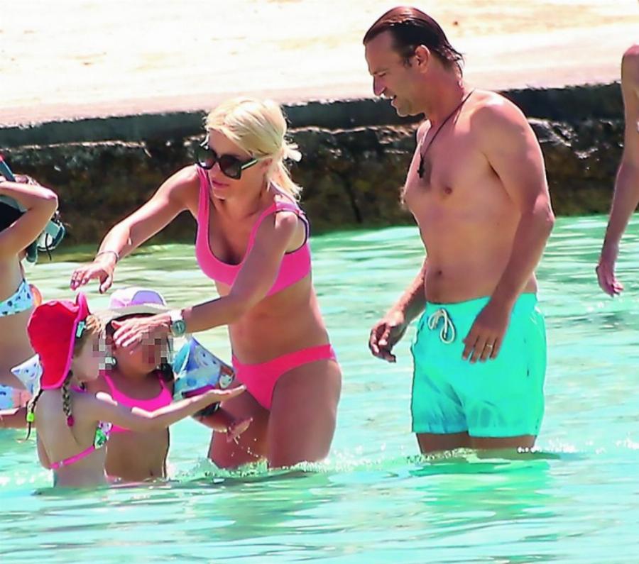 Όρεξη να έχουν για ταξίδια: «Σαρώνουν» τα νησιά Αιγαίου και Ιονίου Ελένη Μενεγάκη και Ματέο Παντζόπουλος με τη μικρή Μαρίνα