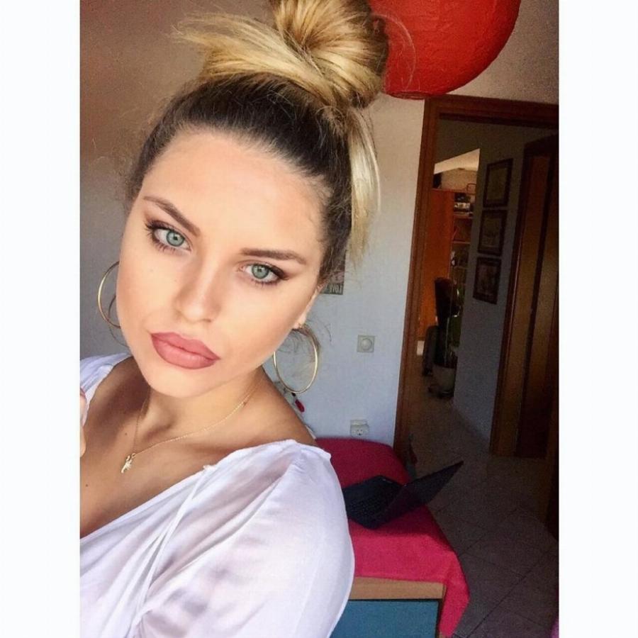 Η θεία του μωρού είναι πανέμορφη: Αυτή είναι η κούκλα αδελφή της Κωνσταντίνας Σπυροπούλου